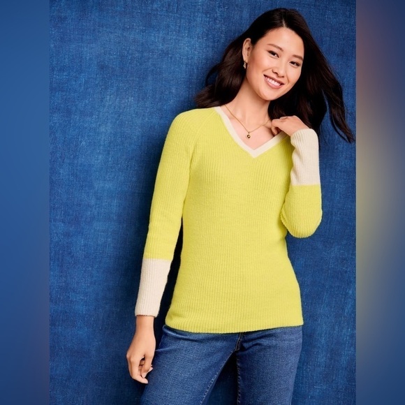 NWT. Talbots PXL Tipped V-Neck Pullover Sweater in Yellow Chiffon. - Picture 3 of 9